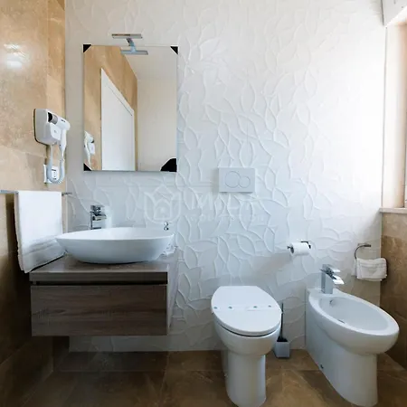 לינה וארוחת בוקר Artemar